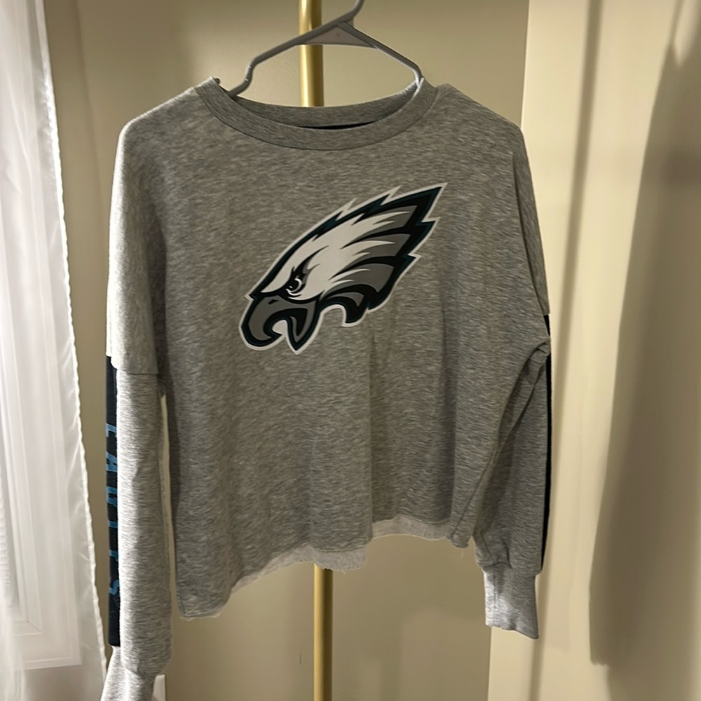 EAGLES NFL cropped sweatshirt. Grey. Never worn. Size M.